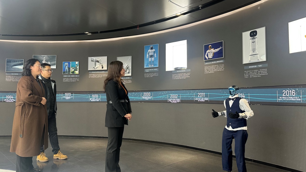 大数据学院赴河南合众信泰科技有限公司...